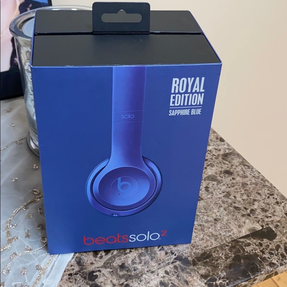 SOLD!!! Beats solo 2